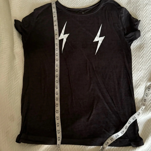 Chaser black double lightening bolt t shirt size medium EDGY FEMININE - Picture 7 of 7